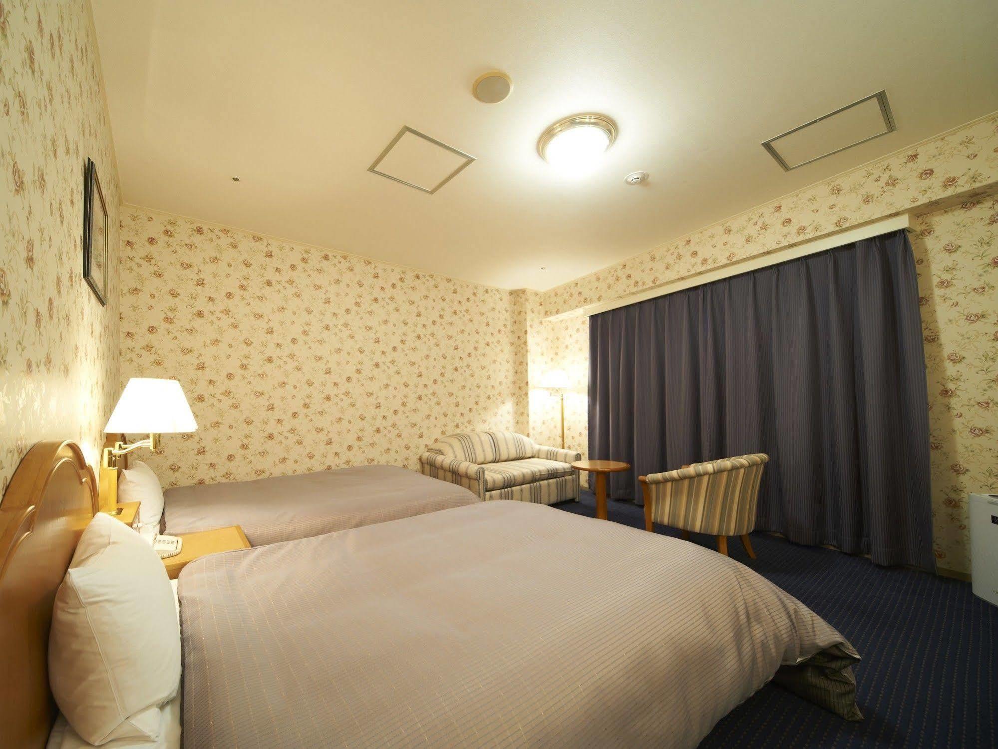 Hotel Sunroute Sopra Kobe Bagian luar foto