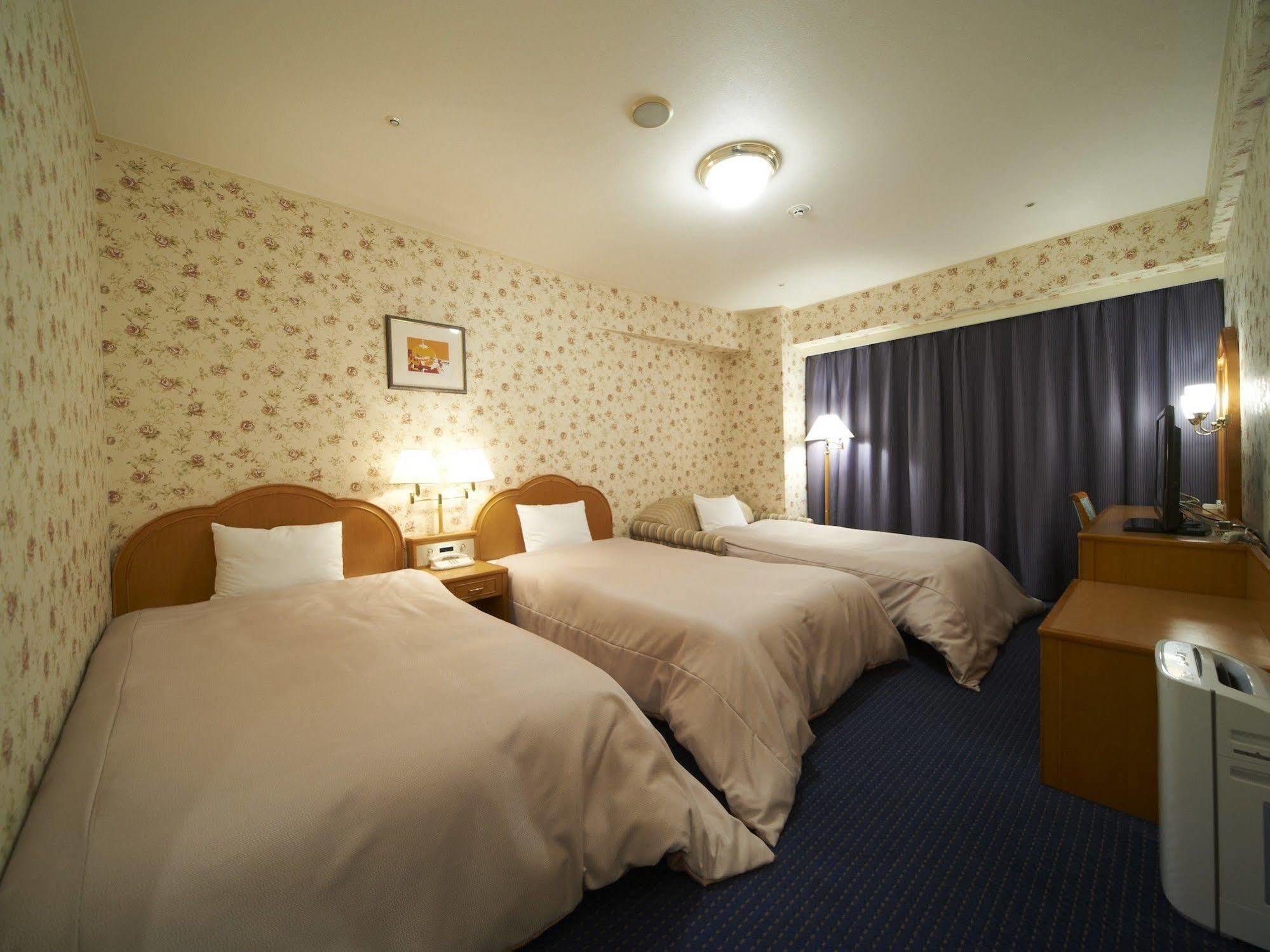 Hotel Sunroute Sopra Kobe Bagian luar foto